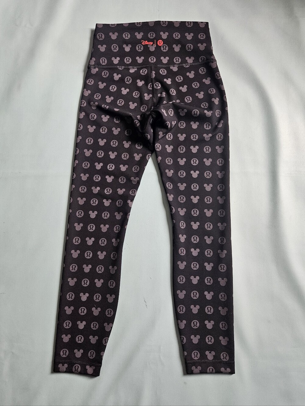 Disney x Lululemon *Wunder Train High-Rise Tight 25" Disney Classic Black - Picture 3 of 10